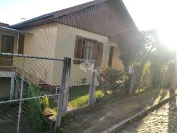 Casa a venda em rua tranquila