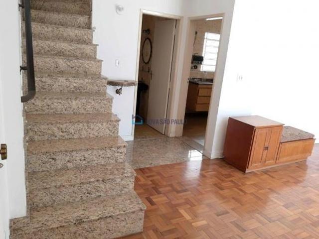Casa à venda em rua tranquila!