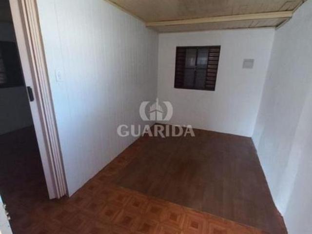 Casa à venda em Rubem Berta com 35 m², 1 quarto, 2 vagas