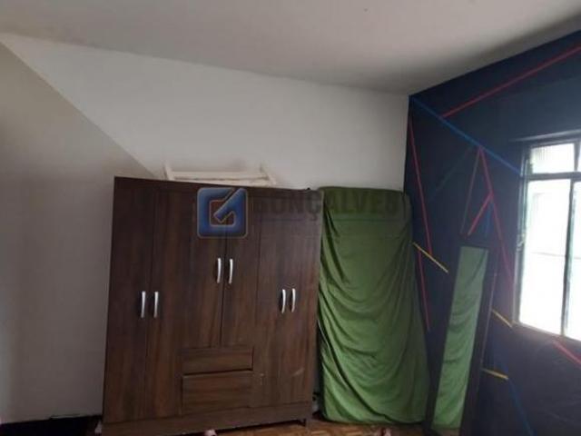 Casa à venda em Rudge Ramos, SBC – 2 quartos, 3 vagas, quintal