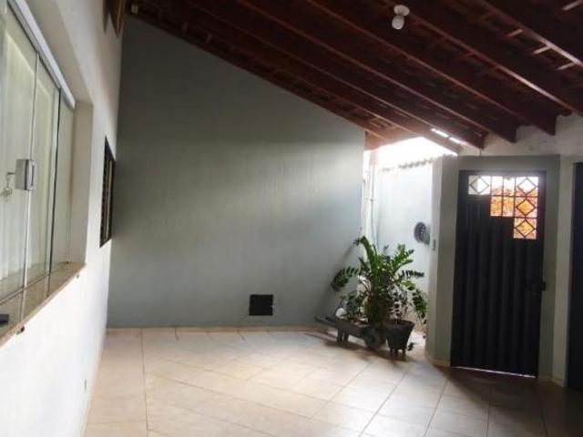 Casa à venda em terreno inteiro no Jardim Lima
