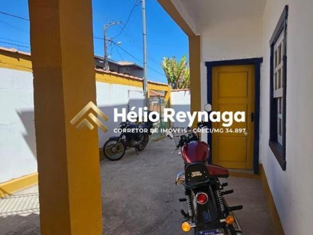 Casa à Venda em Tiradentes: Vista Permanente para a Serra e Amplo Quintal!