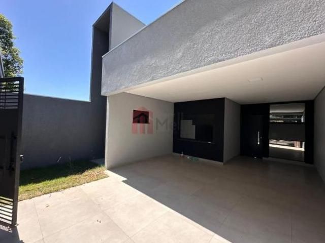 Casa à venda em Umuarama PR, bairro Monte Líbano: 3 quartos, 1 suíte, 1 sala, 2 banheiros, 2 vagas d