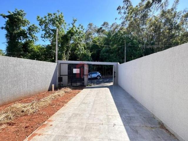 Casa à venda em Umuarama PR, Jardim Modelo: 1 quarto, 1 suíte, 2 banheiros, 55m². Imperdível!