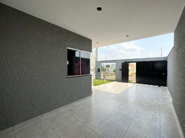 Casa à venda em Umuarama PR, Parque Residencial Tokio: 2 quartos, 1 suíte, 1 sala, 2 banheiros, 1 va
