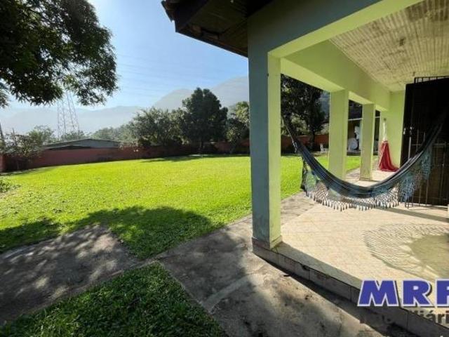 Casa a venda em Ubatuba, com 1.000 m² de terreno, muito bem localizada, a 200 metros da Praia do Sap