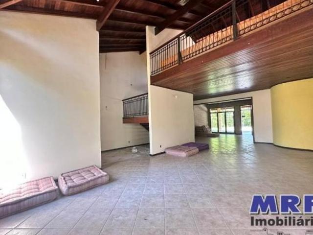 Casa a venda em Ubatuba, condomínio fechado na Praia Dura