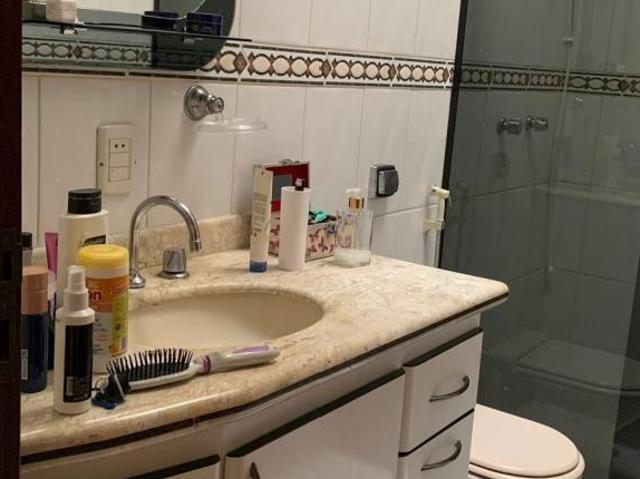 Casa a venda em valinhos