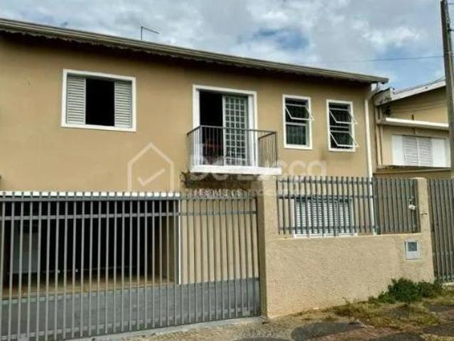 Casa à venda em Valinhos no Bairro São José próximo à Praça 500 Anos