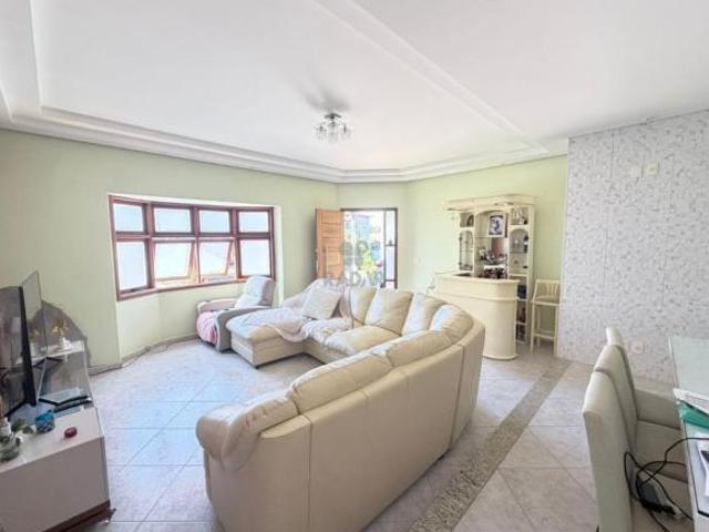 Casa à venda em Valinhos, Roncáglia, com 3 quartos, com 213 m²