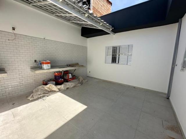 Casa à venda em Varginha, no bairro Santana