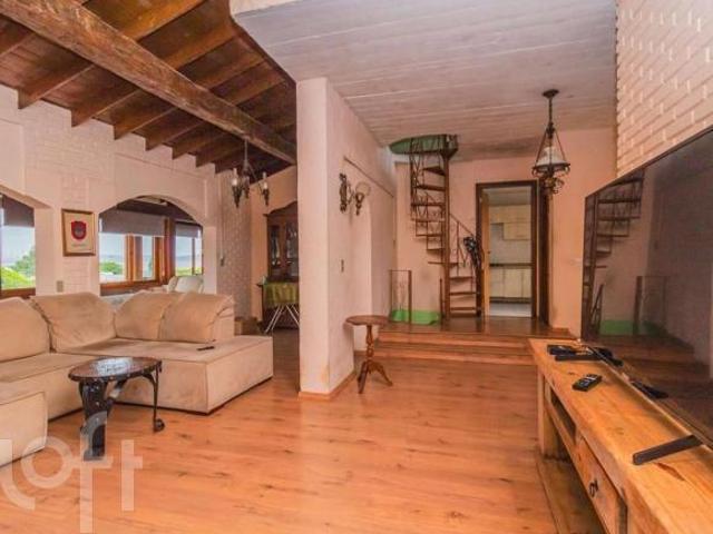 Casa à venda em Vila Assunção com 219 m², 4 quartos, 1 suíte, 4 vagas