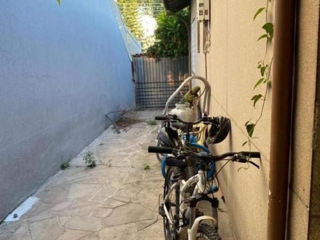 Casa à venda em Vila Ipiranga com 110 m², 3 quartos, 2 vagas