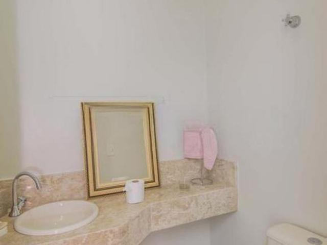 Casa à venda em Vila Ipiranga com 315 m², 4 quartos, 4 suítes, 4 vagas