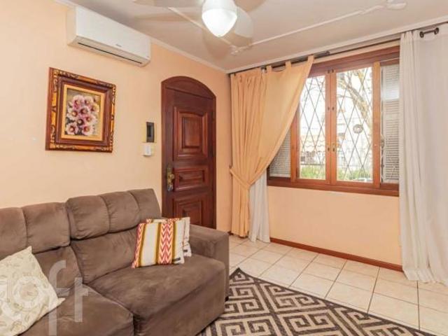 Casa à venda em Vila Jardim com 130 m², 3 quartos, 4 vagas