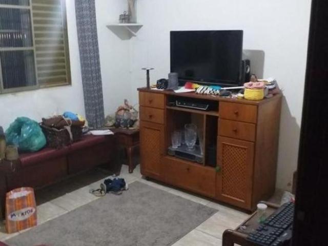 Casa à venda em Vila São João Batista