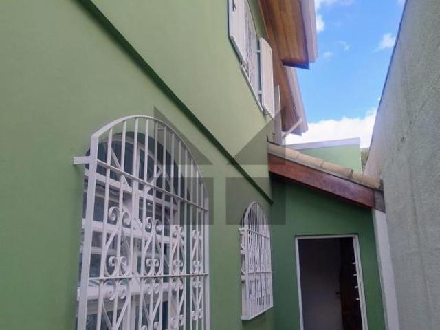 Casa à venda em Vila Sônia, São Paulo | 3 suítes, 4 banheiros