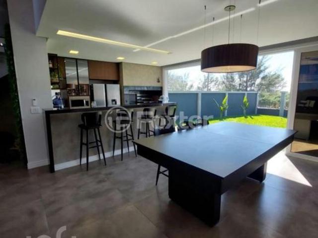 Casa à venda em Zona Nova com 187 m², 4 quartos, 1 suíte, 3 vagas