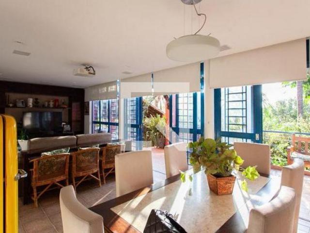 Casa à Venda Estoril, 4 Quartos, 992 m² Belo Horizonte