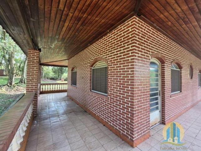 CASA À VENDA – ESPAÇO E TRANQUILIDADE