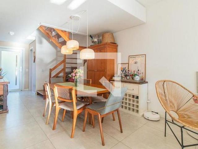 Casa à Venda Espírito Santo, 3 Quartos, 230 m² Porto Alegre
