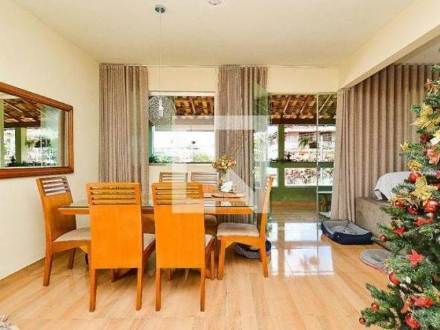 Casa à Venda Esplanada, 3 Quartos, 223 m² Belo Horizonte