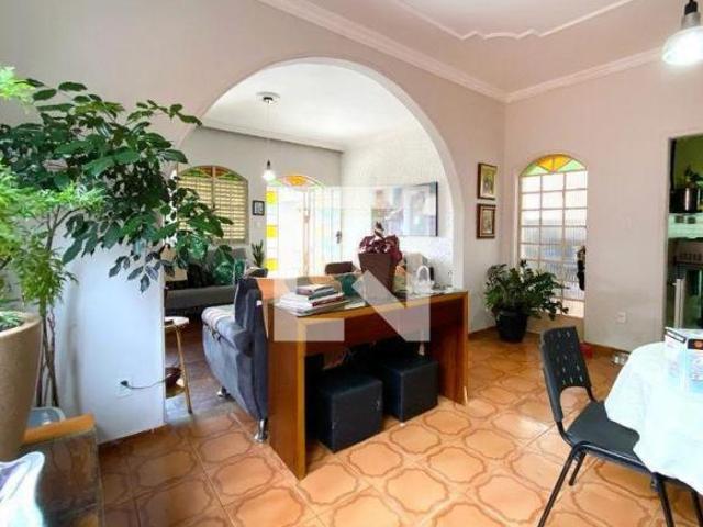 Casa à Venda Fernão Dias, 3 Quartos, 360 m² Belo Horizonte
