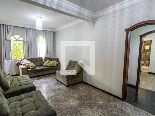 Casa à Venda Floramar, 7 Quartos, 360 m² Belo Horizonte