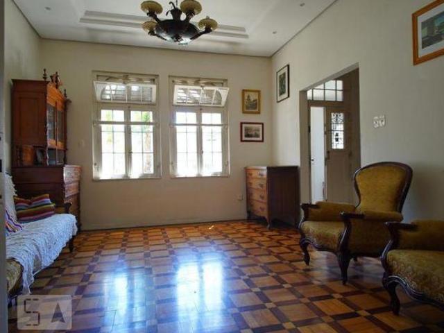 Casa à Venda Floresta, 3 Quartos, 370 m² Porto Alegre
