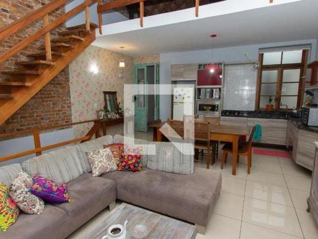 Casa à Venda Floresta, 3 Quartos, 490 m² Porto Alegre