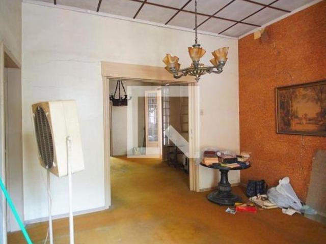 Casa à Venda Floresta, 2 Quartos, 155 m² Porto Alegre
