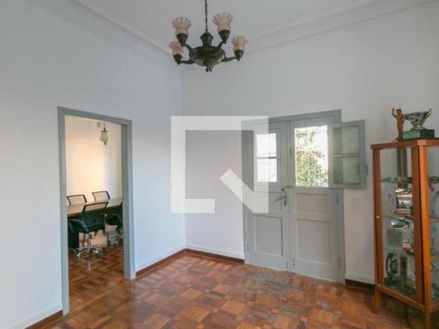 Casa à Venda Floresta, 2 Quartos, 300 m² Belo Horizonte