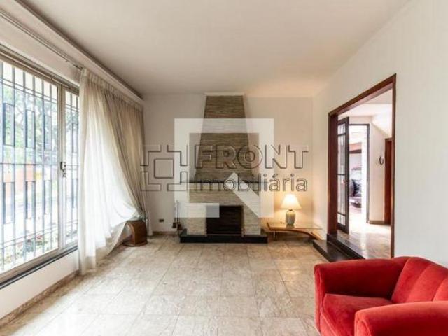 Casa à Venda Higienópolis, 4 Quartos, 450 m2