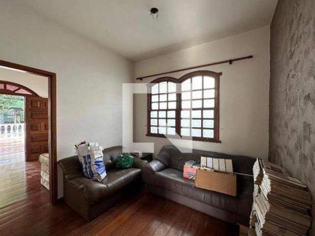 Casa à Venda Indaiá, 3 Quartos, 360 m² Belo Horizonte