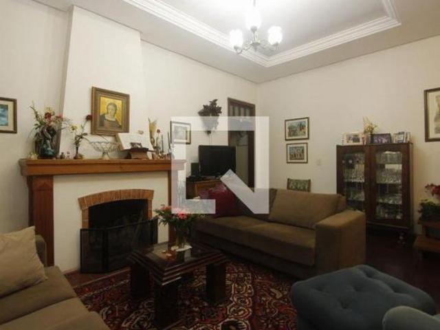 Casa à Venda Independência, 3 Quartos, 150 m² Porto Alegre