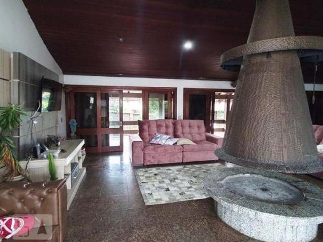Casa à Venda Industrial, 4 Quartos, 580 m² Novo Hamburgo