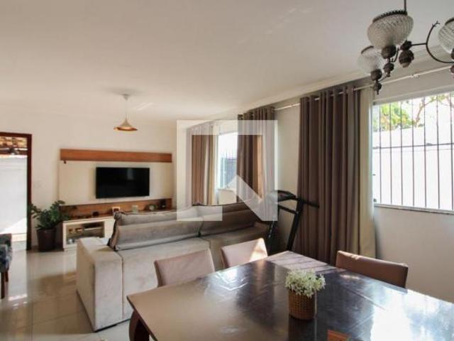 Casa à Venda Itapoã, 3 Quartos, 180 m2