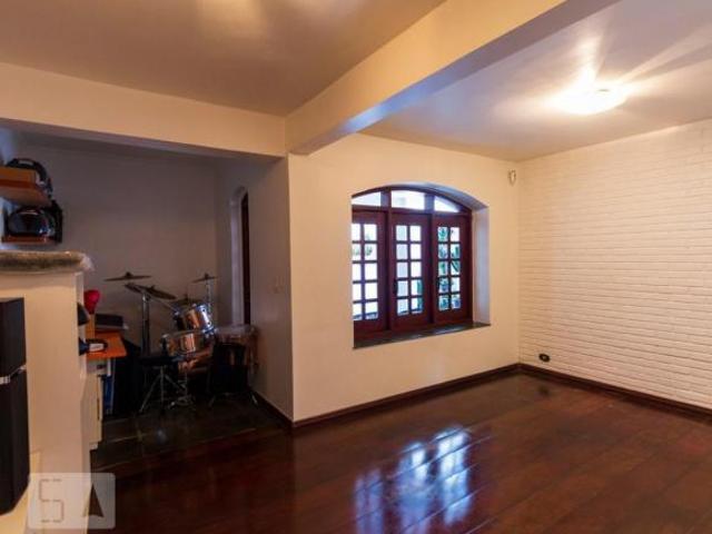 Casa à Venda Jabaquara, 4 Quartos, 260 m² São Paulo