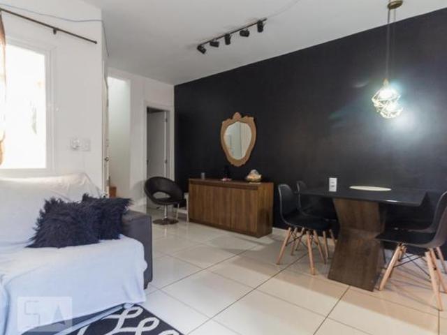 Casa à Venda Jardim Carvalho, 2 Quartos, 78 m² Porto Alegre