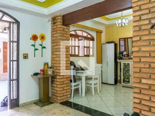 Casa à Venda Jardim dos Oliveiras, 4 Quartos, 113 m2