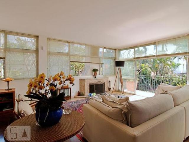 Casa à Venda Jardim Guedala, 3 Quartos, 550 m² São Paulo