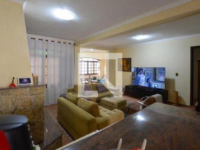 Casa à Venda Jardim Jussara, 6 Quartos, 300 m² São Paulo