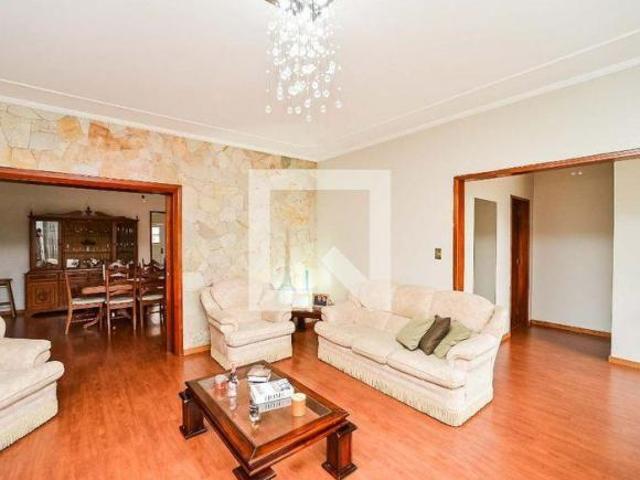 Casa à Venda Jardim Lindóia, 3 Quartos, 270 m² Porto Alegre