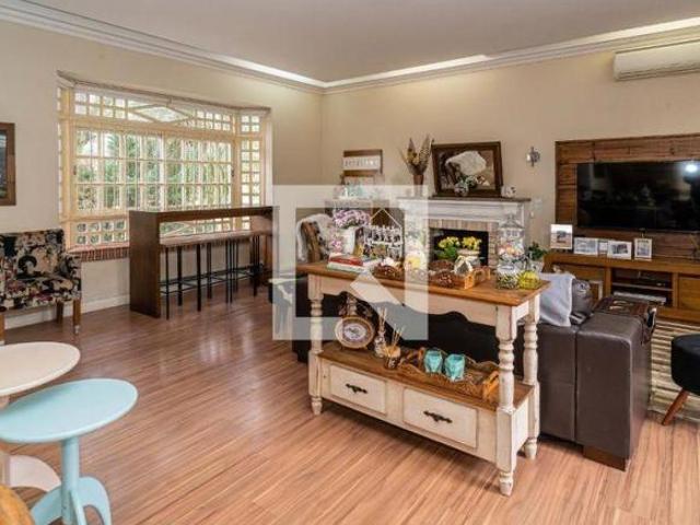 Casa à Venda Jardim Lindóia, 3 Quartos, 281 m² Porto Alegre