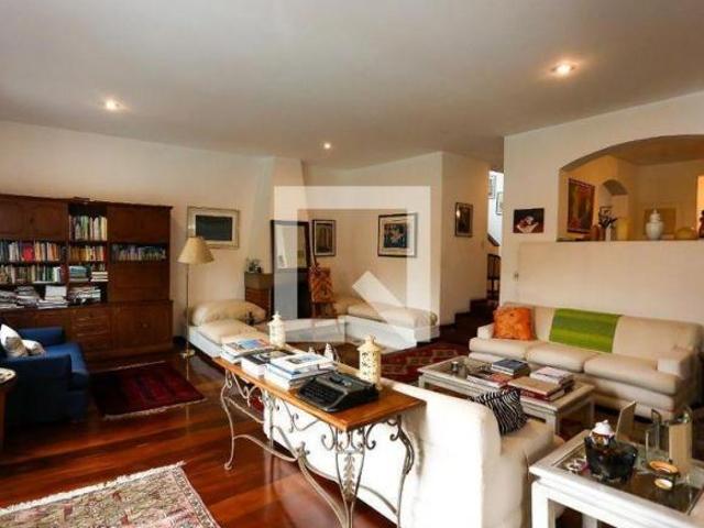 Casa à Venda Jardim Londrina, 4 Quartos, 586 m² São Paulo