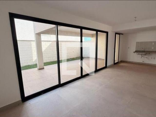 Casa à Venda Jardim Planalto, 4 Quartos, 160 m² Goiânia