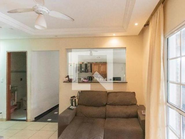 Casa à Venda Jardim Roseira, 3 Quartos, 250 m2