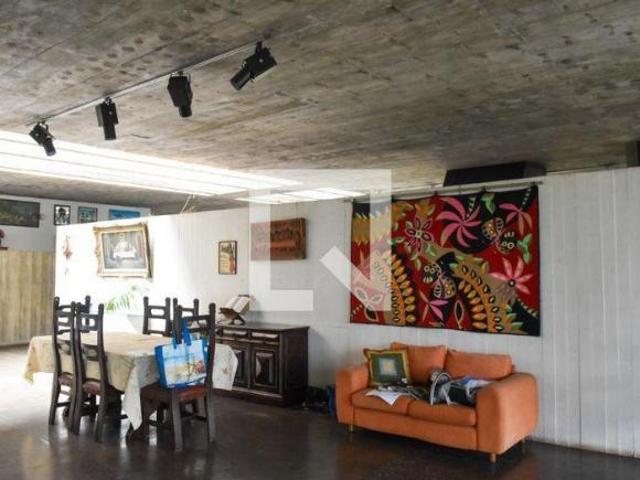 Casa à Venda Jardim Santa Helena, 8 Quartos, 1879 m² São Paulo