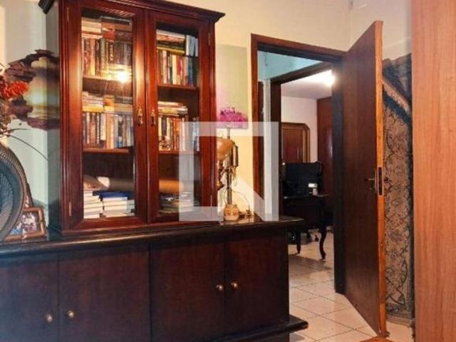 Casa à Venda Jardim Taboão, 3 Quartos, 192 m² São Paulo