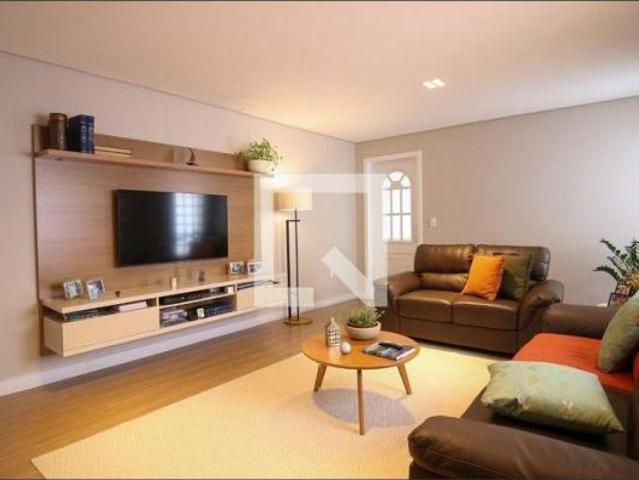 Casa à Venda Jardim Teresa, 3 Quartos, 165 m² São Paulo